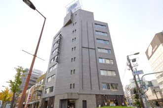 靫公園から徒歩1分のところにある眉ダンディズム大阪本町店｜採用サイト｜眉ダンディズム【公式】